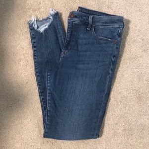 Abercrombie Raw Hem Ankle Jean